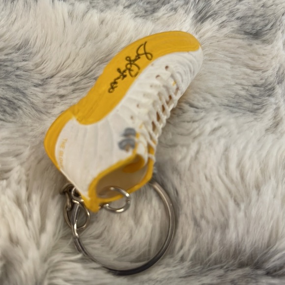 Air Jordan XII Retro “The Glove” Keychain - Picture 5 of 9